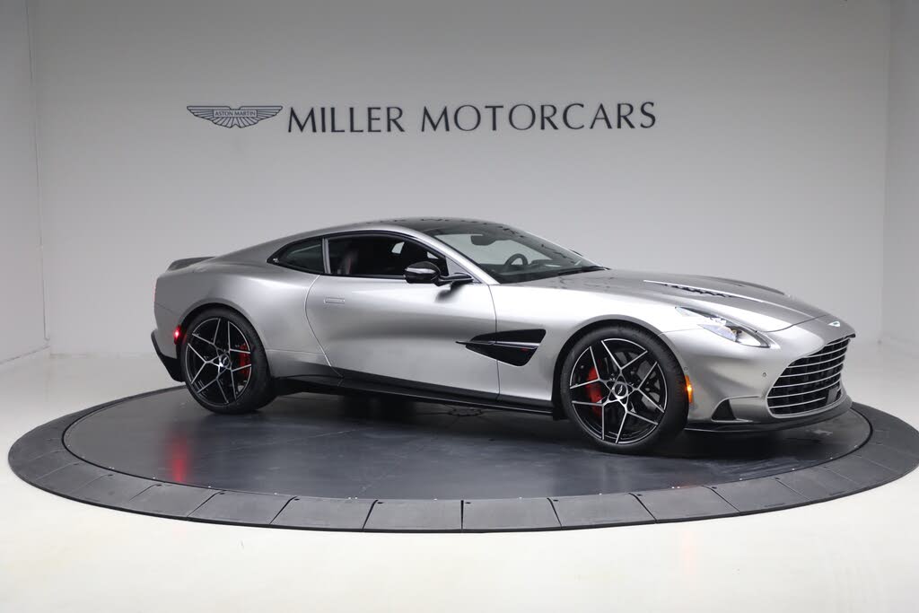 2026 Aston Martin Vanquish Coupe RWD photo 10
