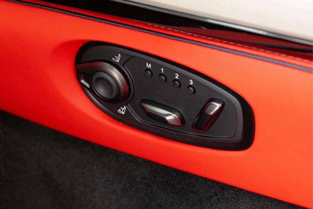 2026 Aston Martin Vanquish Volante RWD photo 21