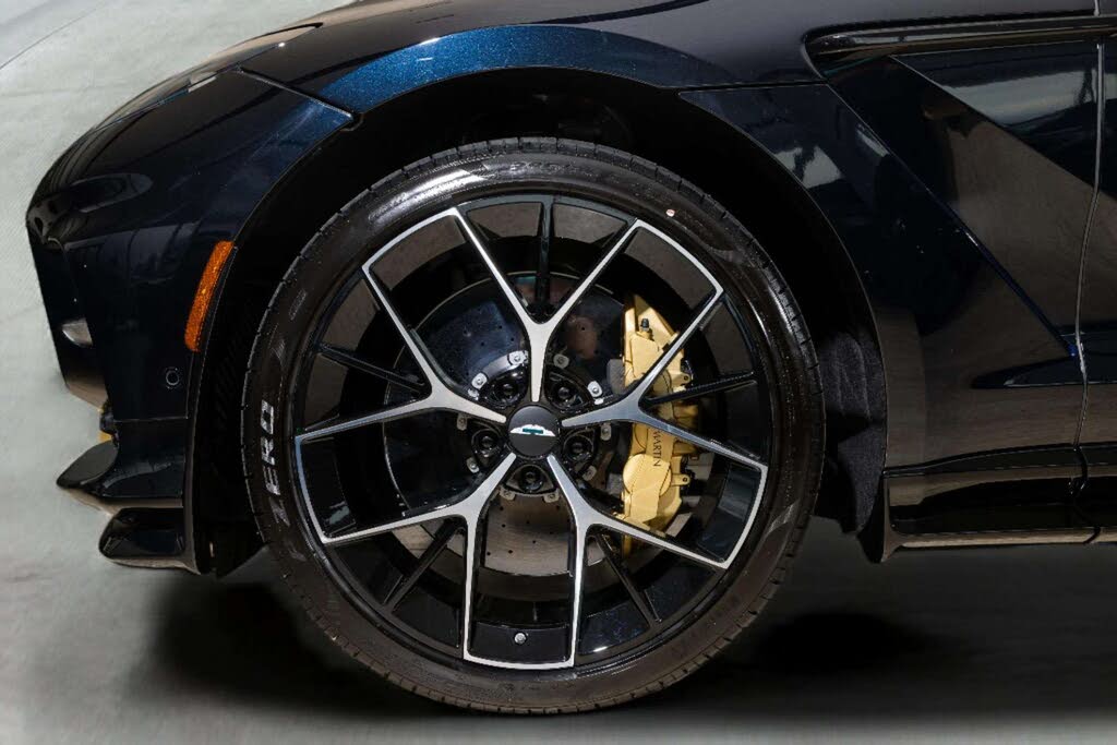 2026 Aston Martin DBX 707 AWD photo 8