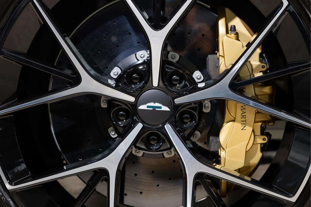 2026 Aston Martin DBX 707 AWD photo 9