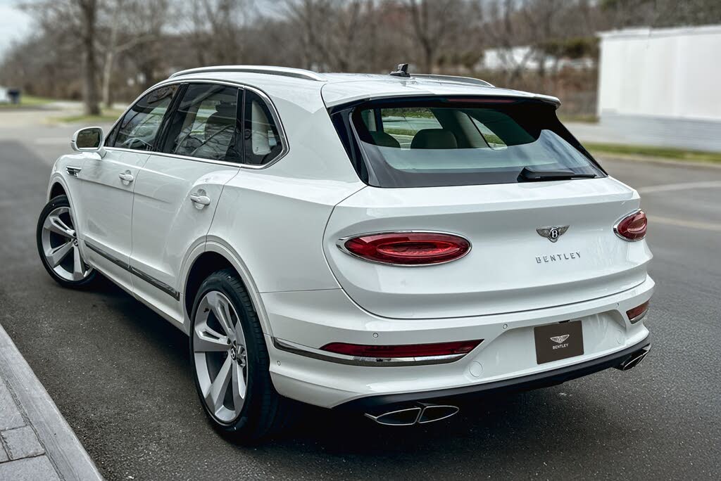 2026 Bentley Bentayga V8 AWD photo 3