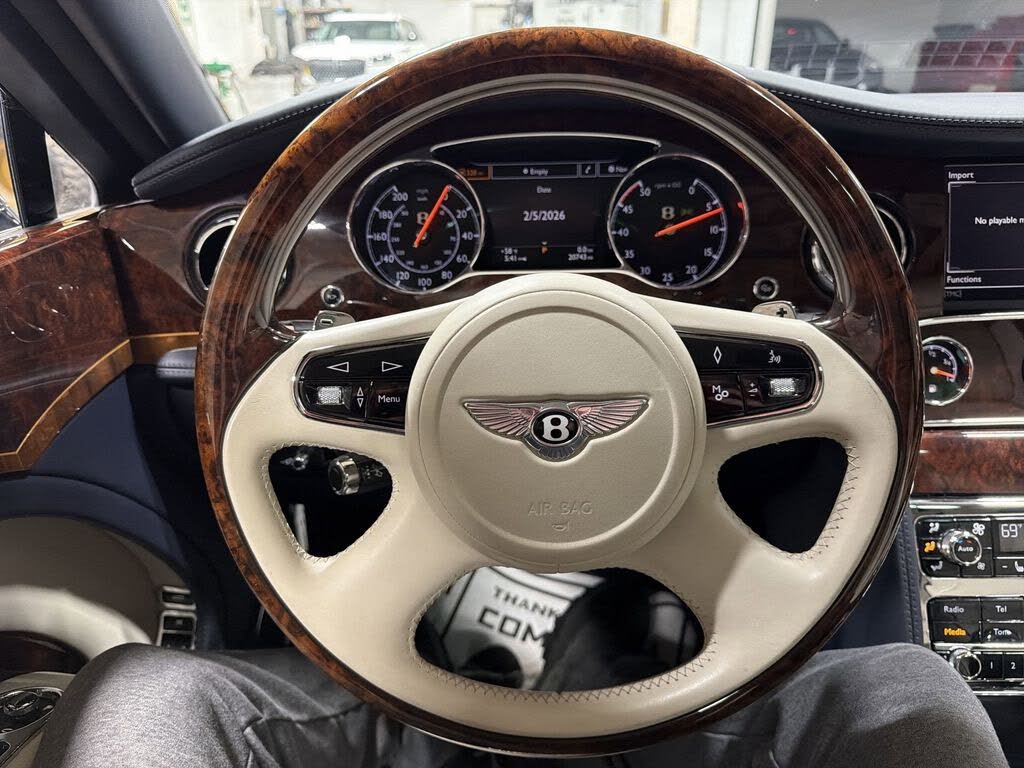 2016 Bentley Mulsanne RWD photo 11