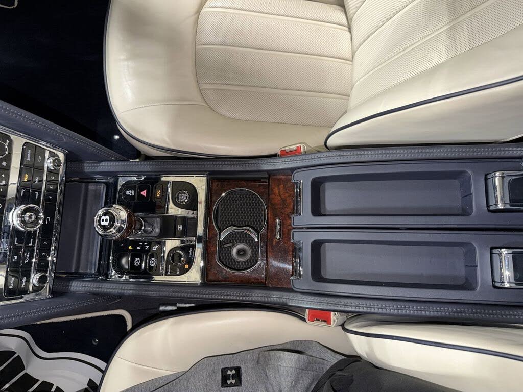 2016 Bentley Mulsanne RWD photo 24