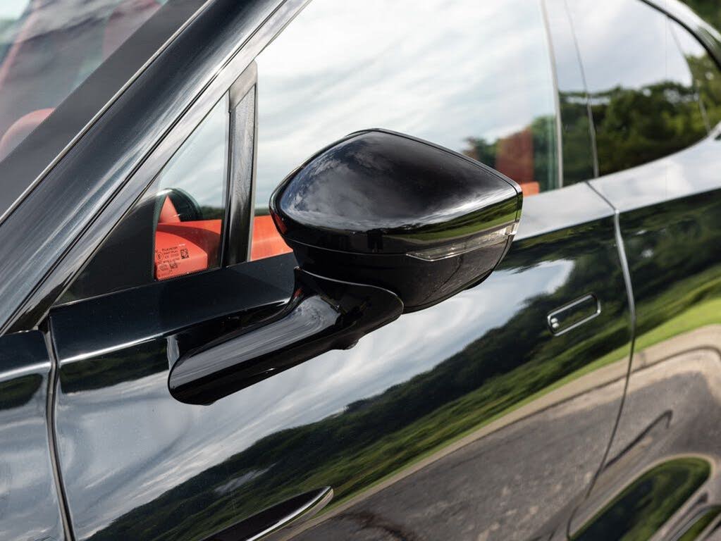 2026 Aston Martin DBX 707 AWD photo 17