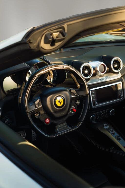 2016 Ferrari California T Roadster photo 2