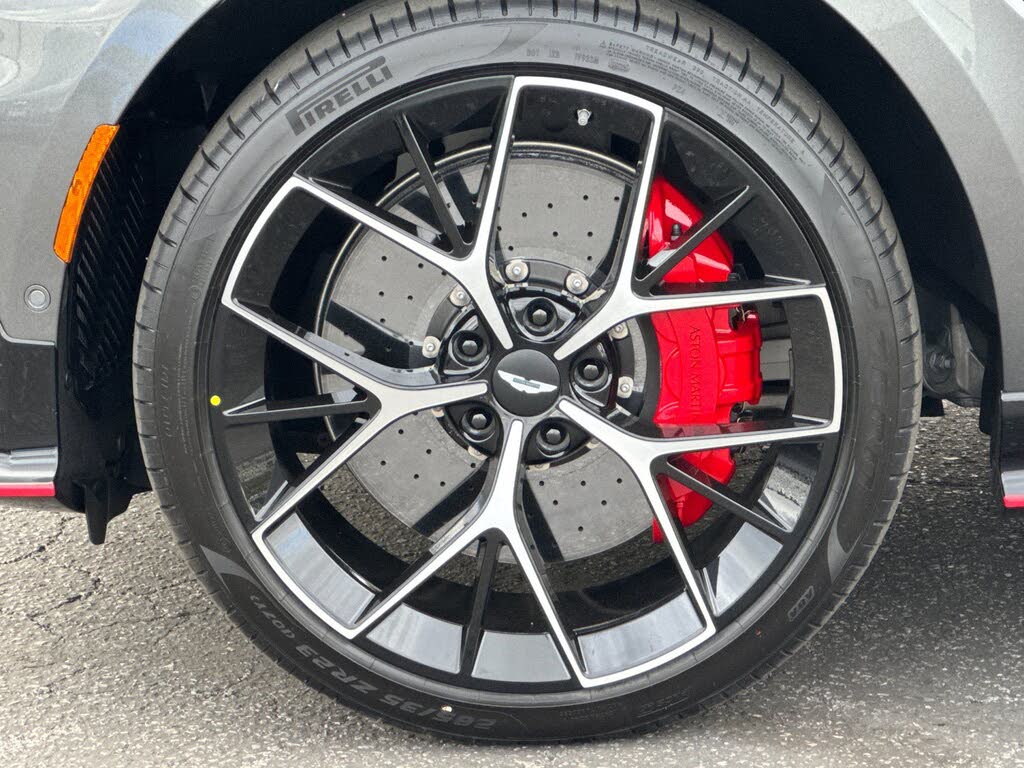 2026 Aston Martin DBX S AWD photo 4