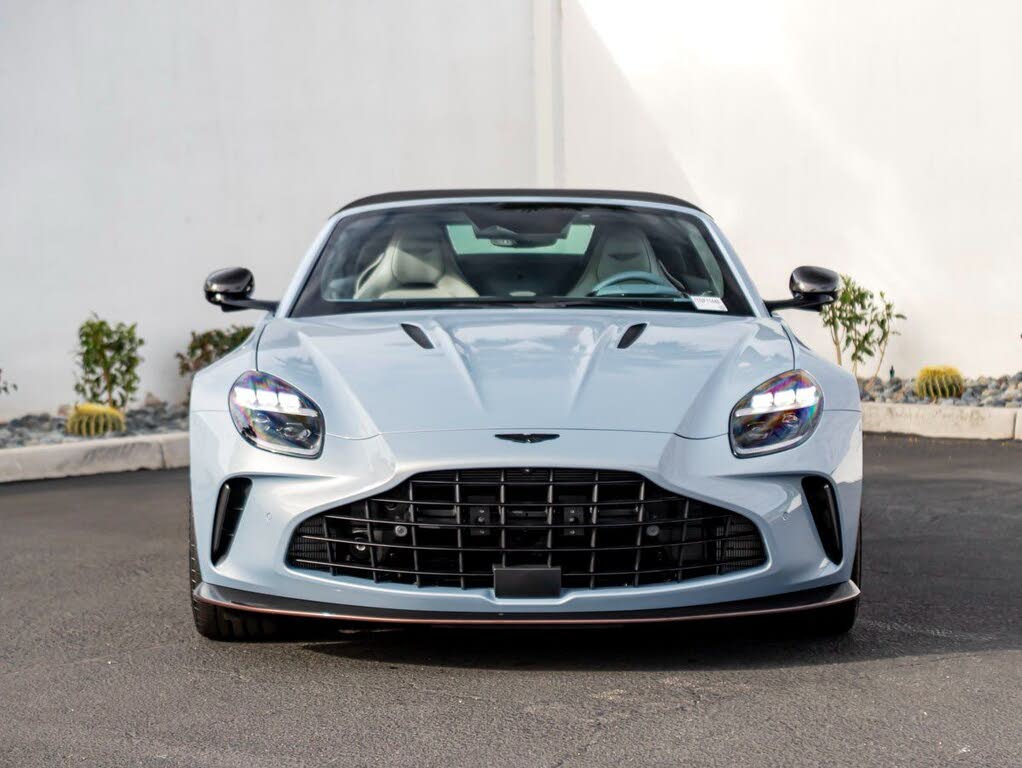 2026 Aston Martin Vantage Roadster RWD photo 4