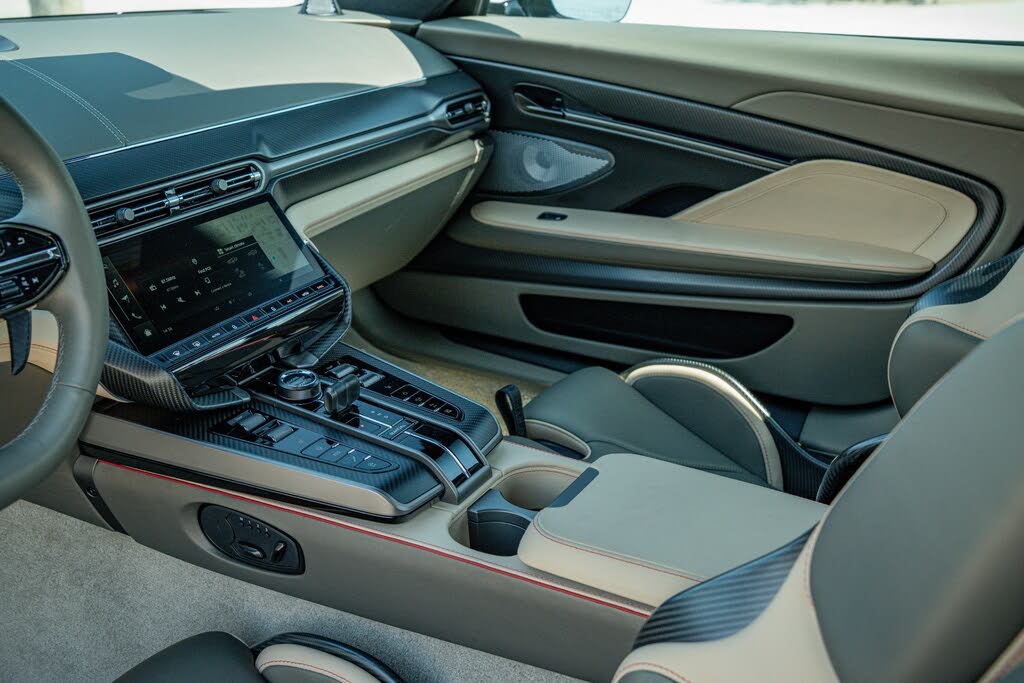 2026 Aston Martin Vanquish Coupe RWD photo 18