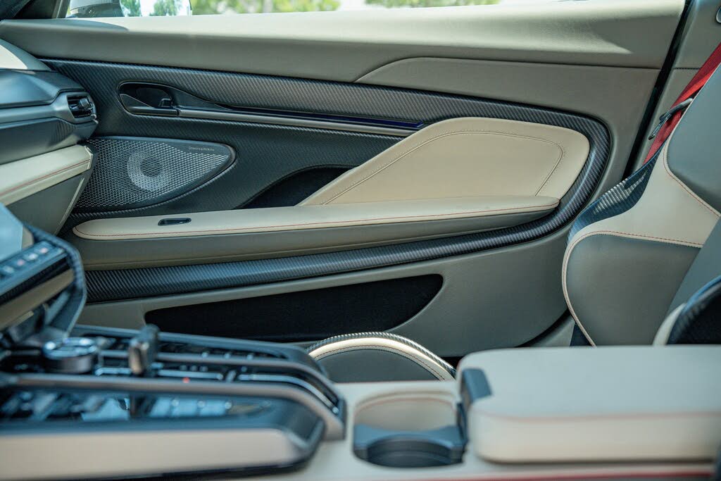2026 Aston Martin Vanquish Coupe RWD photo 21