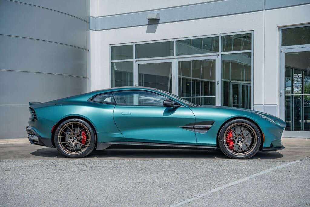 2026 Aston Martin Vanquish Coupe RWD photo 7
