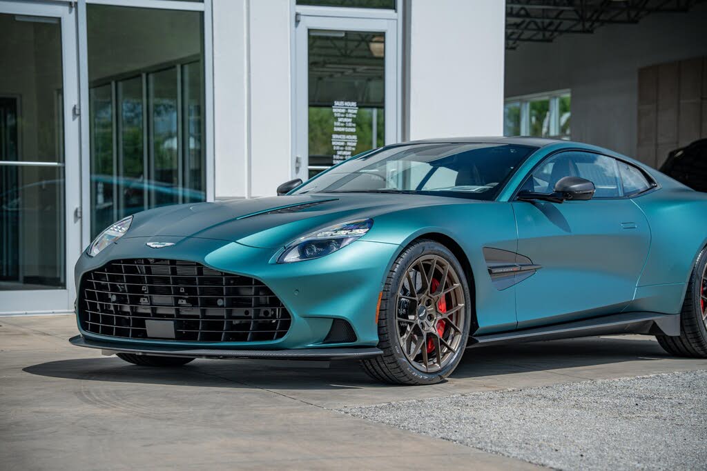 2026 Aston Martin Vanquish Coupe RWD photo 9