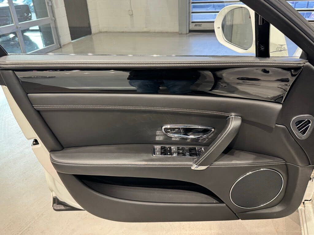 2018 Bentley Flying Spur V8 AWD photo 16