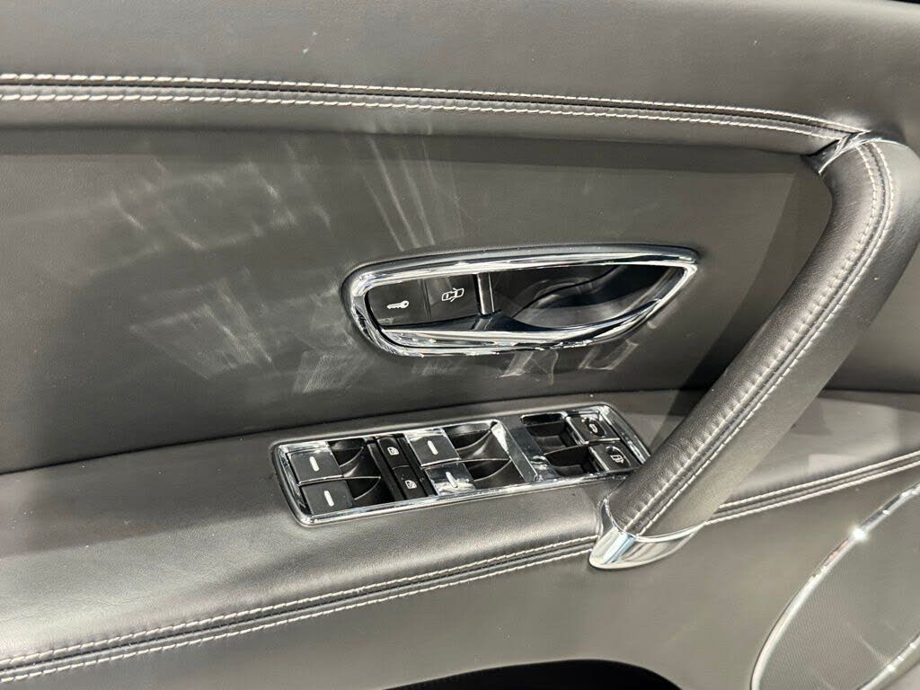2018 Bentley Flying Spur V8 AWD photo 17