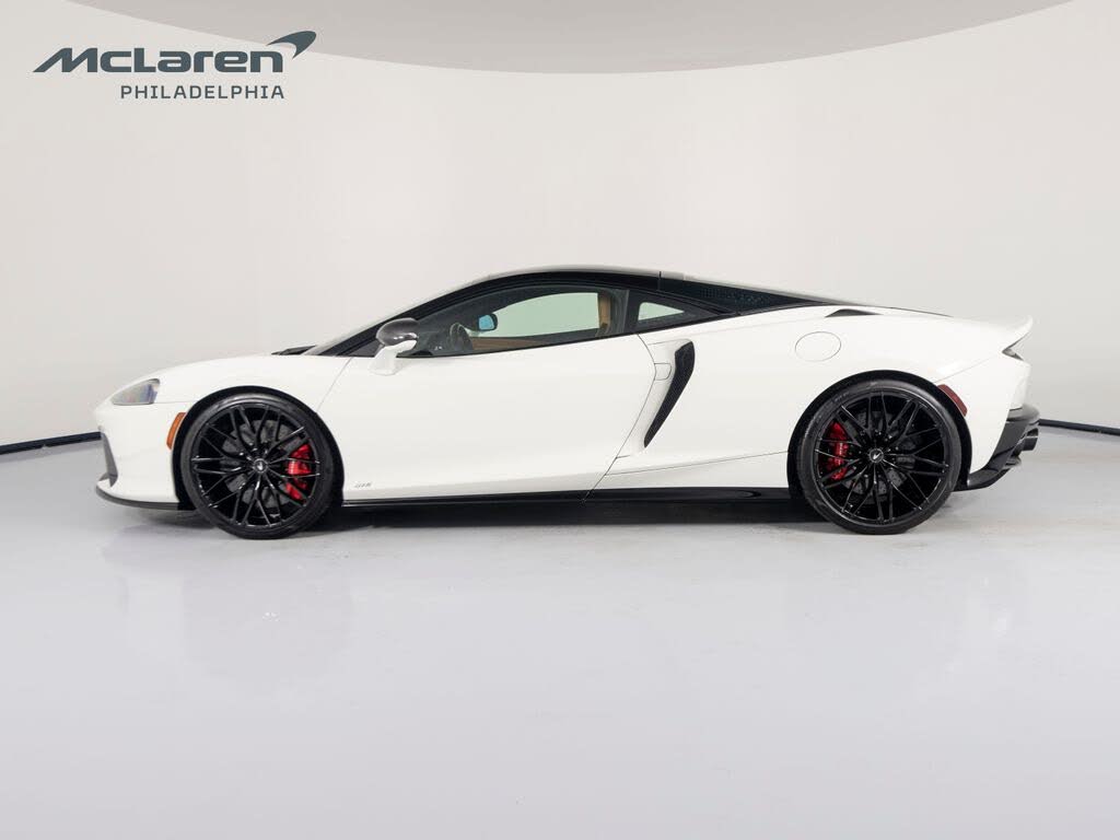 2025 McLaren GTS RWD photo 2