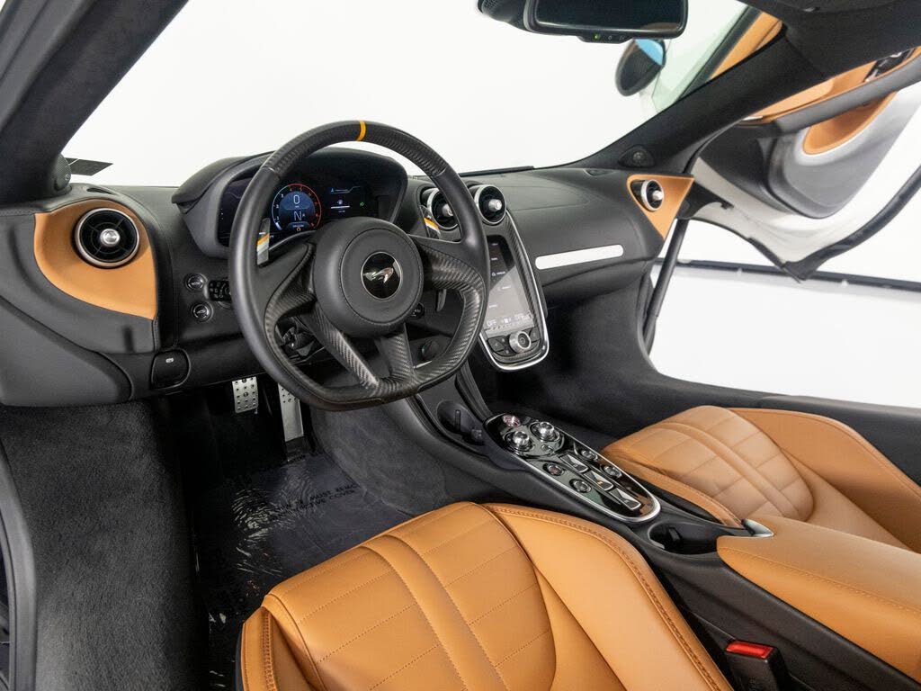 2025 McLaren GTS RWD photo 15