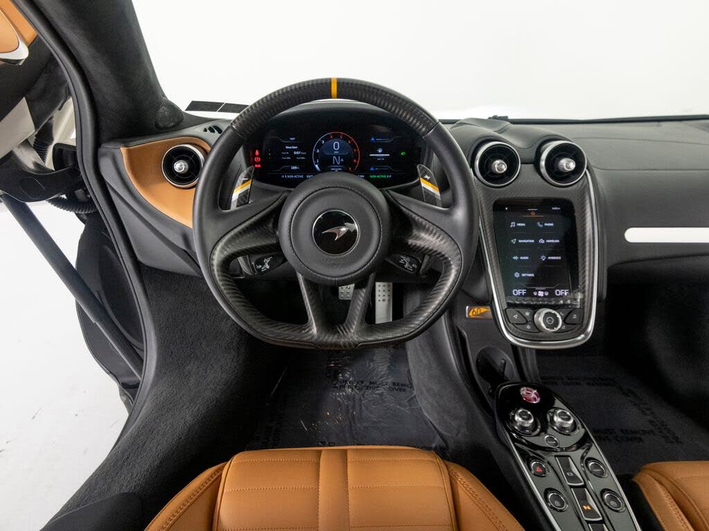 2025 McLaren GTS RWD photo 16