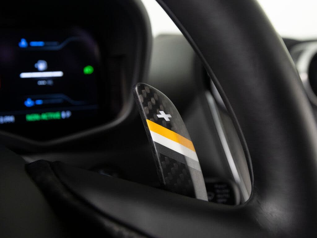 2025 McLaren GTS RWD photo 18