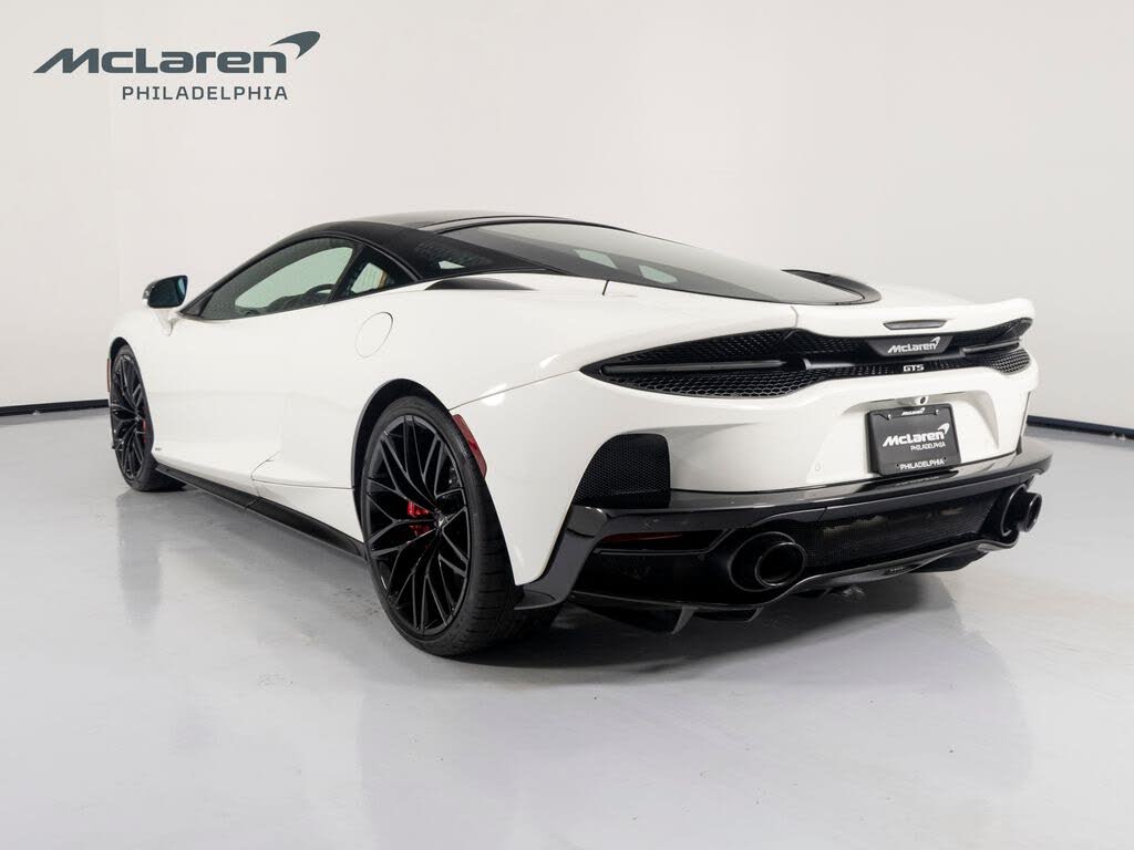 2025 McLaren GTS RWD photo 3