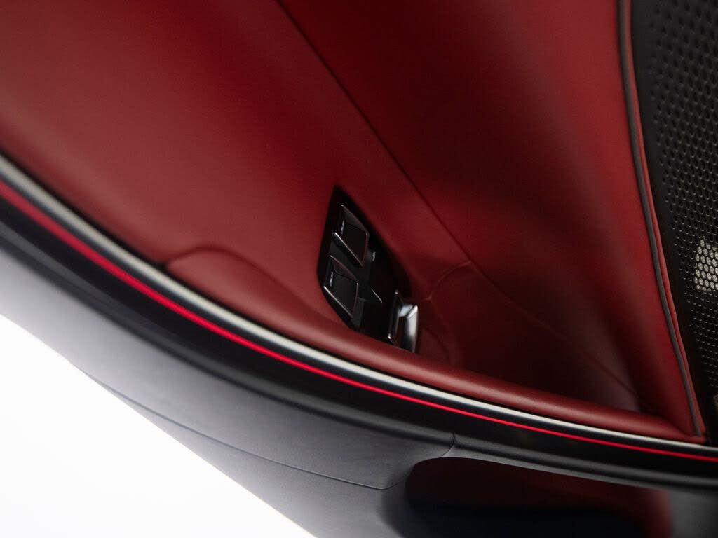 2025 McLaren Artura RWD photo 12