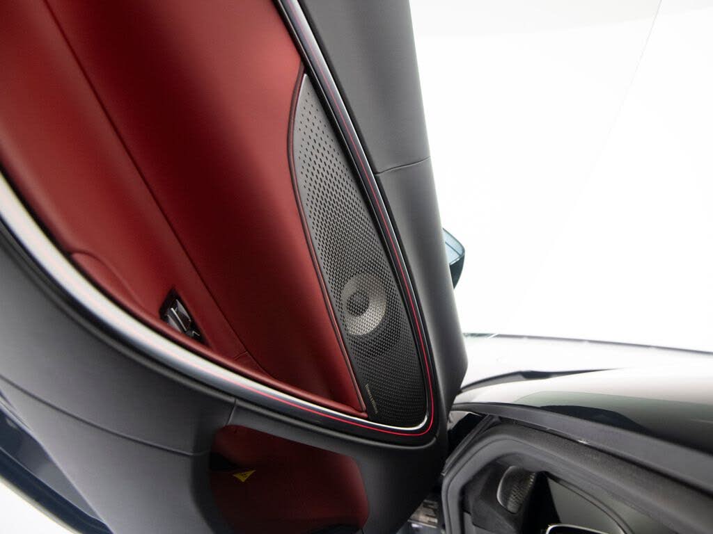 2025 McLaren Artura RWD photo 13