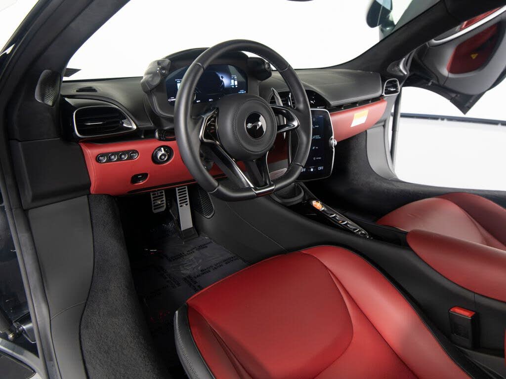 2025 McLaren Artura RWD photo 14