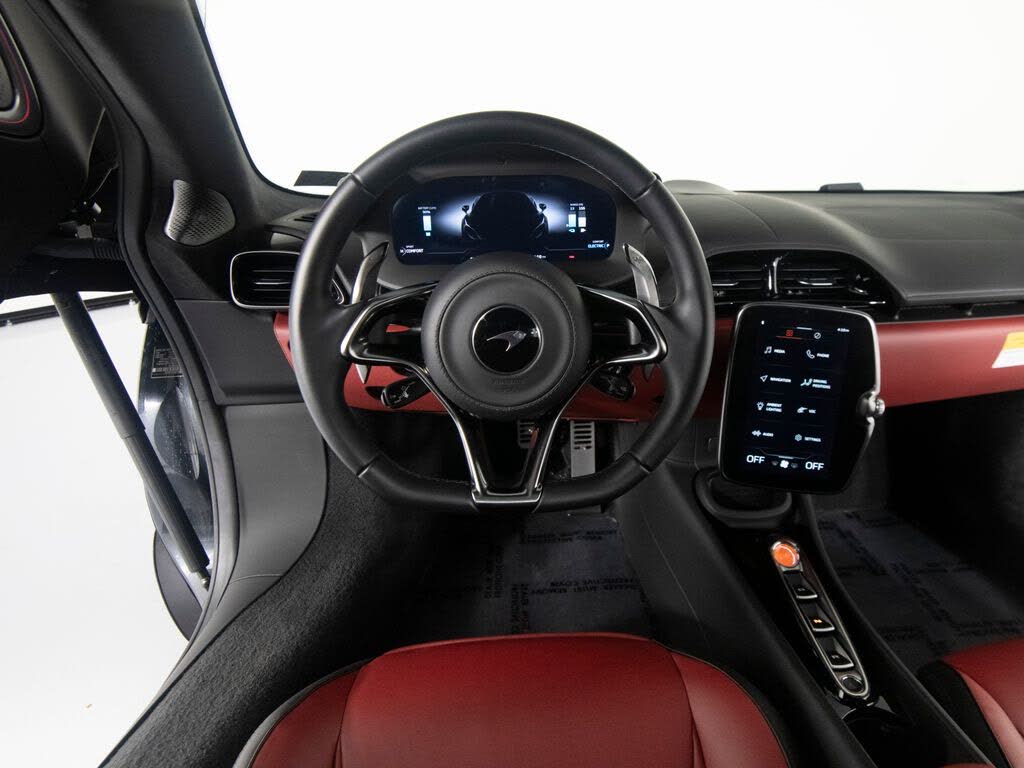 2025 McLaren Artura RWD photo 15