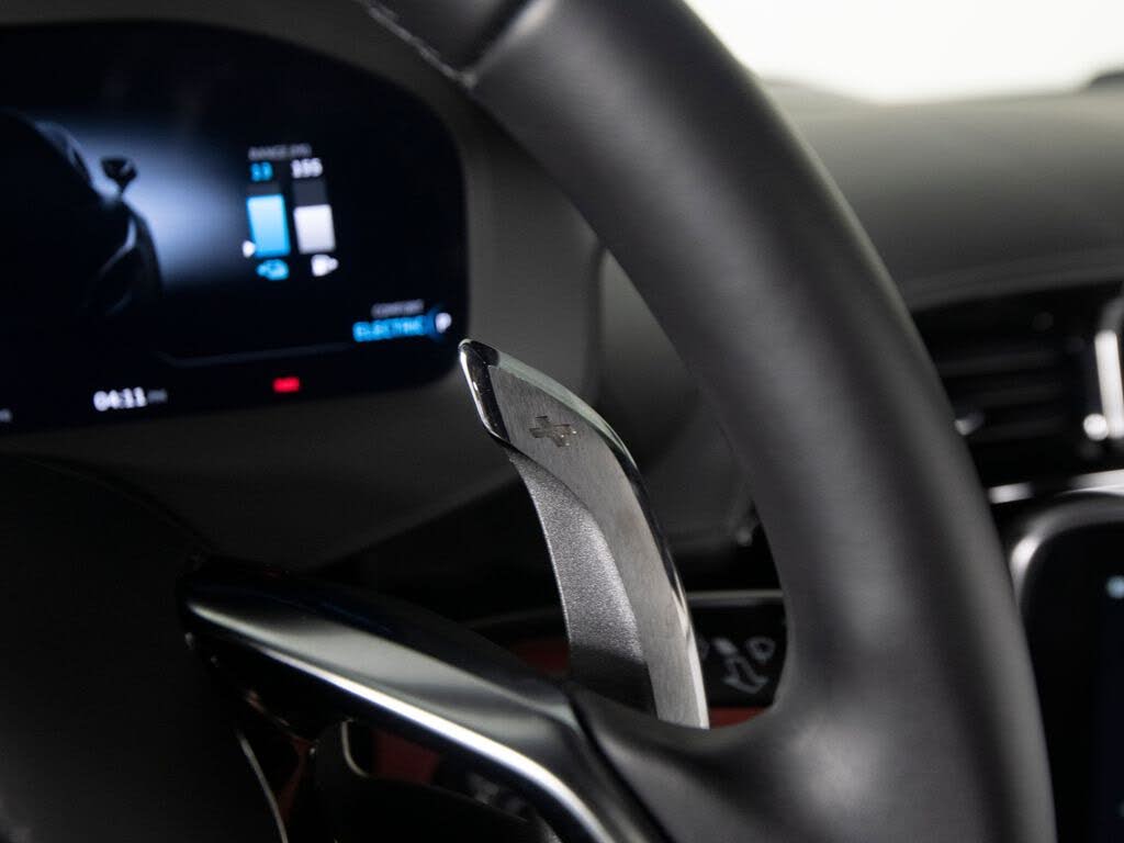 2025 McLaren Artura RWD photo 17