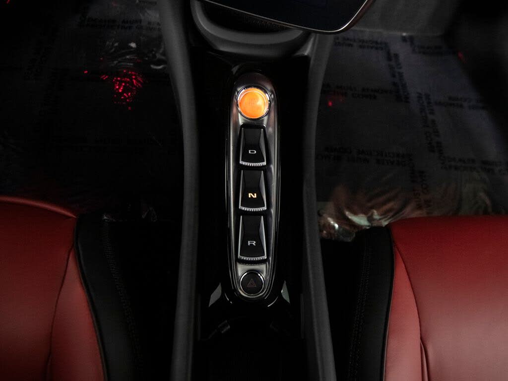 2025 McLaren Artura RWD photo 21