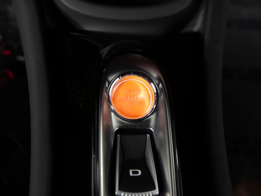 2025 McLaren Artura RWD photo 22