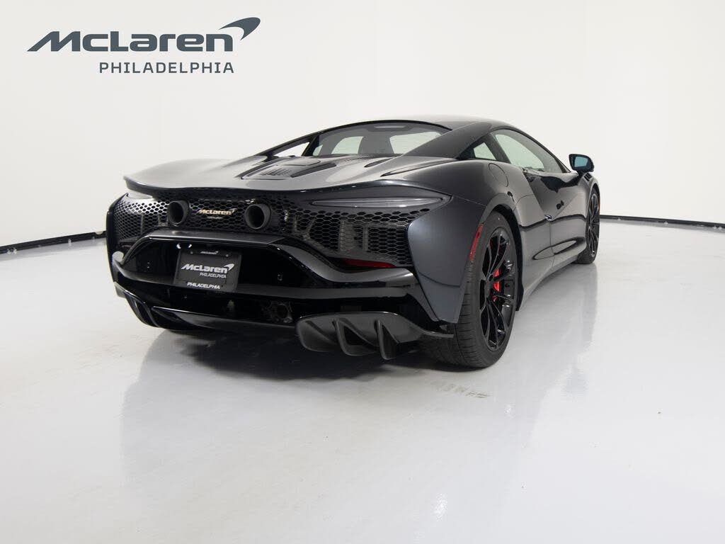 2025 McLaren Artura RWD photo 5