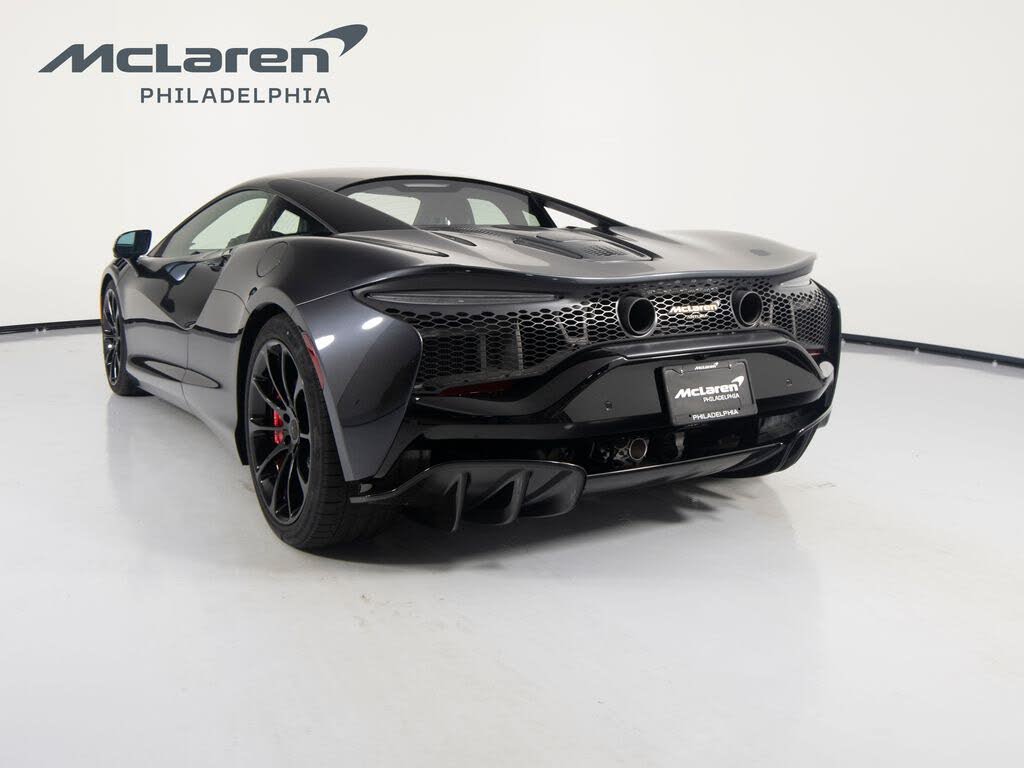 2025 McLaren Artura RWD photo 7