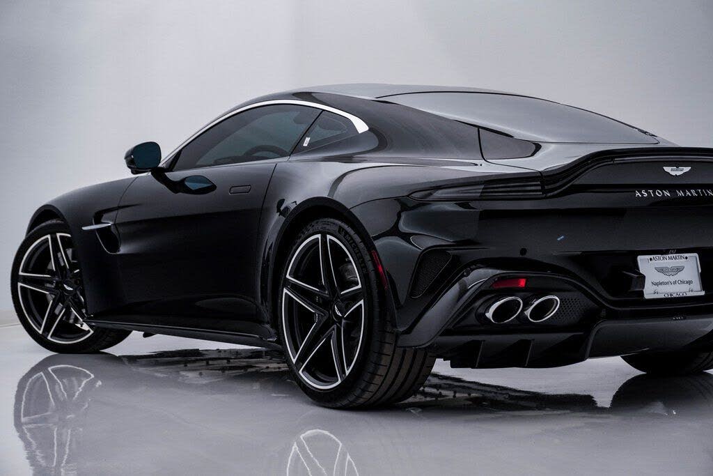 2026 Aston Martin Vantage Coupe RWD photo 11