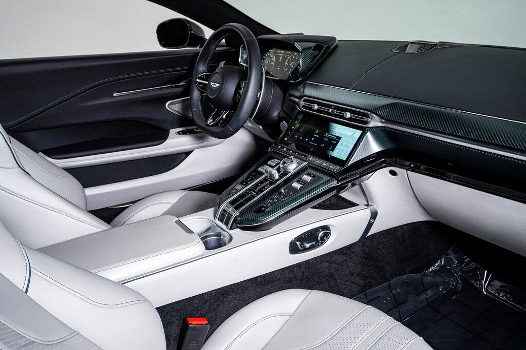 2026 Aston Martin Vantage Coupe RWD photo 18