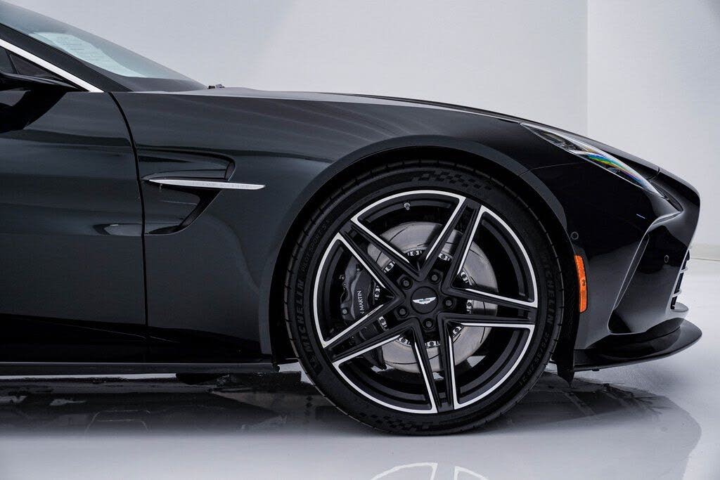 2026 Aston Martin Vantage Coupe RWD photo 7