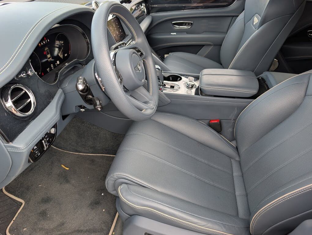 2023 Bentley Bentayga EWB V8 AWD photo 8