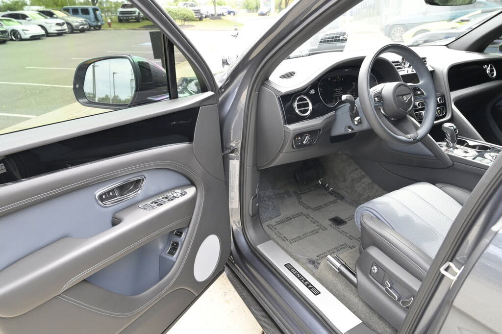 2021 Bentley Bentayga V8 AWD photo 15