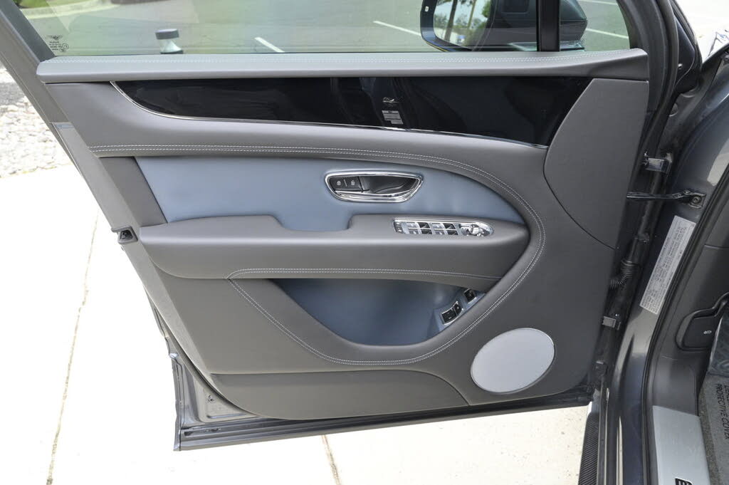 2021 Bentley Bentayga V8 AWD photo 17
