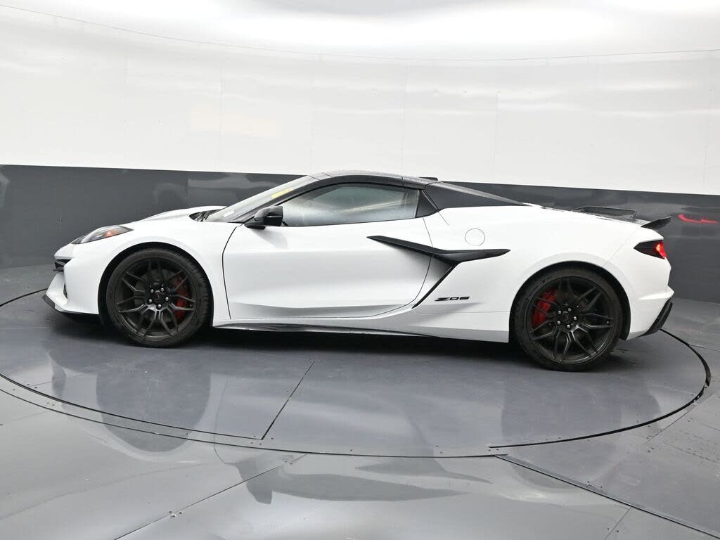 2026 Chevrolet Corvette Z06 1LZ Convertible RWD photo 2