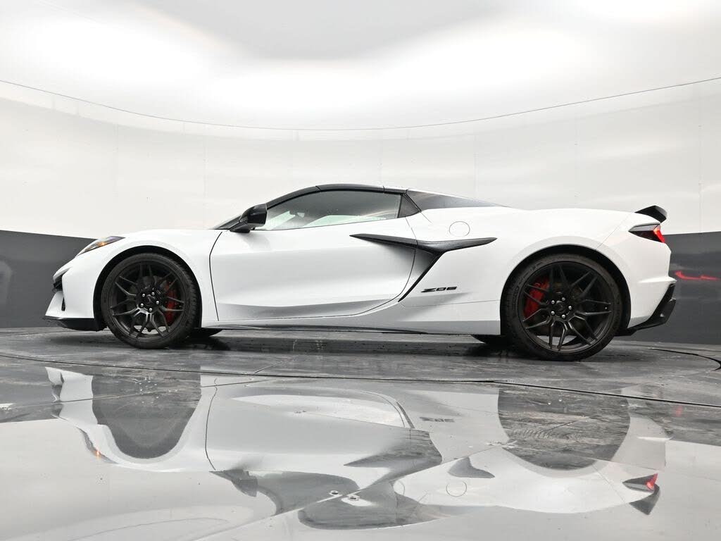 2026 Chevrolet Corvette Z06 1LZ Convertible RWD photo 21