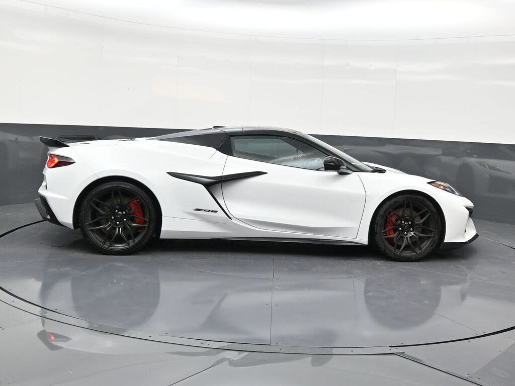 2026 Chevrolet Corvette Z06 1LZ Convertible RWD photo 6