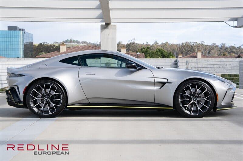 2025 Aston Martin Vantage Coupe RWD photo 2