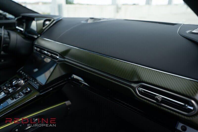 2025 Aston Martin Vantage Coupe RWD photo 12