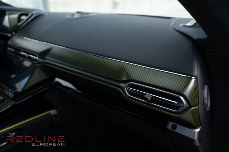 2025 Aston Martin Vantage Coupe RWD photo 13