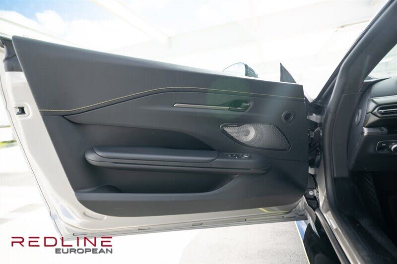 2025 Aston Martin Vantage Coupe RWD photo 21