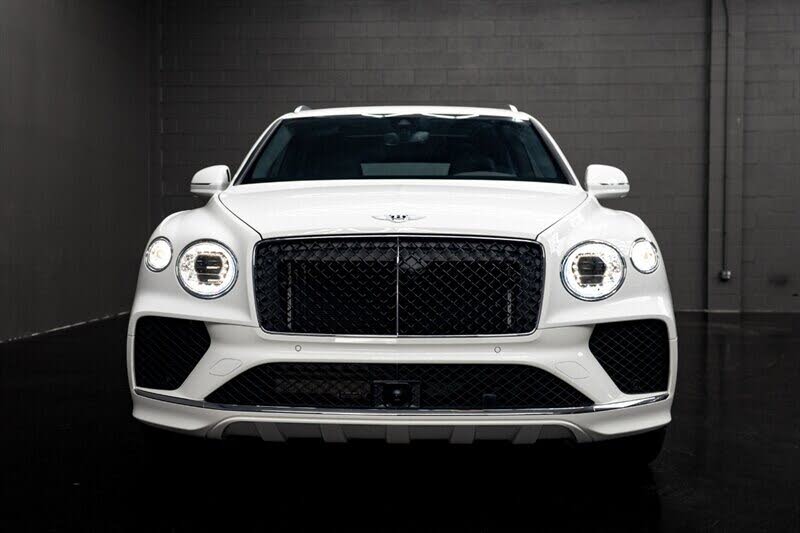 2024 Bentley Bentayga V8 AWD photo 2