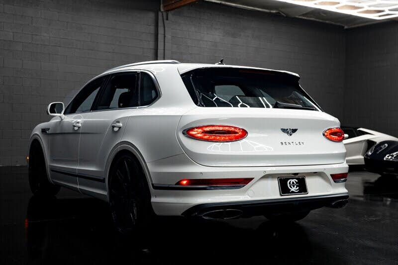 2024 Bentley Bentayga V8 AWD photo 17