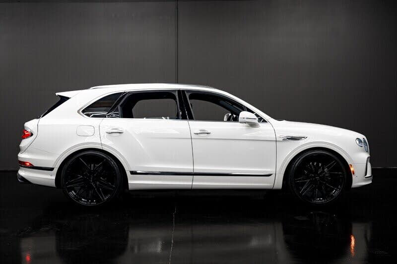 2024 Bentley Bentayga V8 AWD photo 18