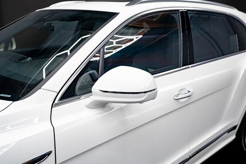 2024 Bentley Bentayga V8 AWD photo 9