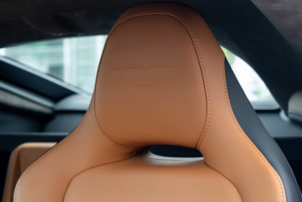 2025 Aston Martin Vantage Coupe RWD photo 11