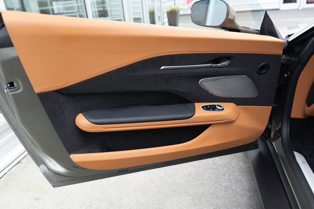 2025 Aston Martin Vantage Coupe RWD photo 13